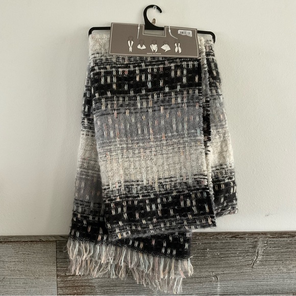 Falls Creek Oblong Scarf NWT - Picture 4 of 6